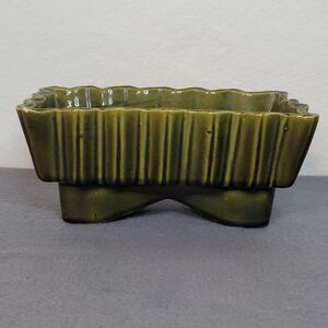 Vintage UPCO Planter #161 Avocado Green MCM Ungemach Pottery USA 8" x 4" x 3.5"